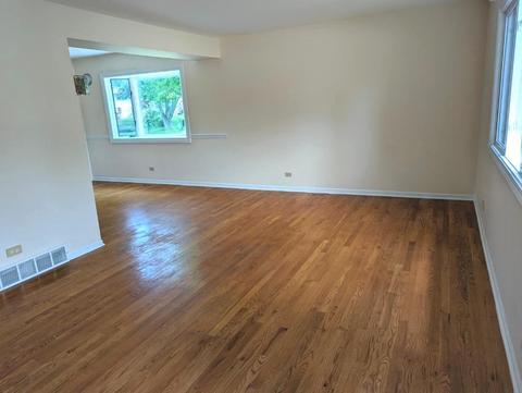 Undisclosed, Hoffman Estates, IL 60192 photo 4