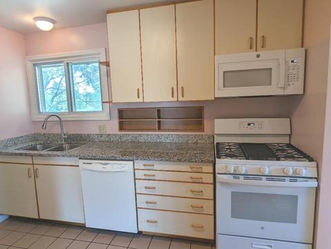 Undisclosed, Hoffman Estates, IL 60192 photo 12
