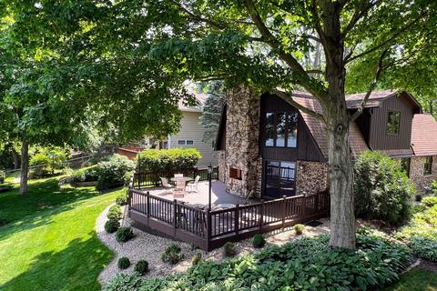 1275 Lake Holiday Dr, Lake Holiday, IL 60548