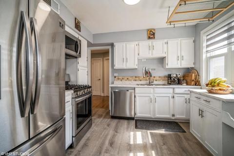 2073 Sherwin Ave, Des Plaines, IL 60018 photo 4