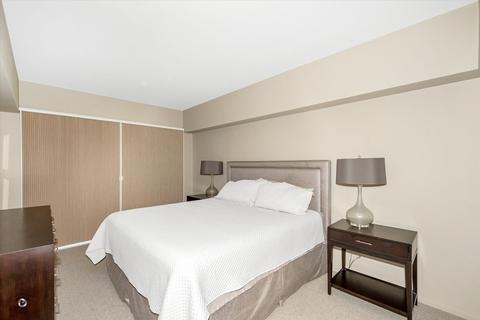 175 E Delaware Pl #6004, Chicago, IL 60611 photo 21