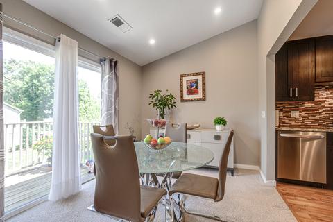 1404 Shore Ct #C2, Wheeling, IL 60090 photo 6