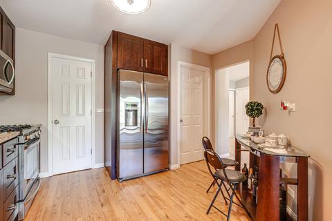1404 Shore Ct #C2, Wheeling, IL 60090 photo 10