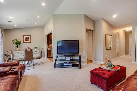 1404 Shore Ct #C2, Wheeling, IL 60090 photo 5