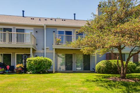 1404 Shore Ct #C2, Wheeling, IL 60090 photo 28