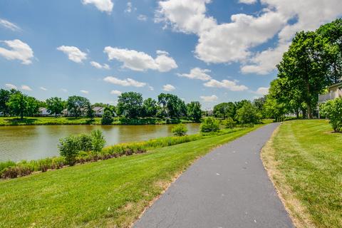 1404 Shore Ct #C2, Wheeling, IL 60090 photo 32
