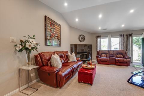1404 Shore Ct #C2, Wheeling, IL 60090 photo 12