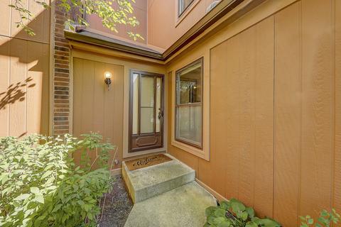 207 Stafford Dr, Wheeling, IL 60090 photo 2
