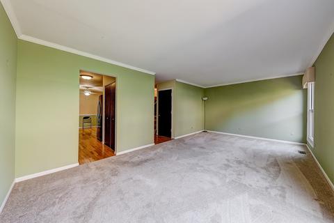 207 Stafford Dr, Wheeling, IL 60090 photo 4