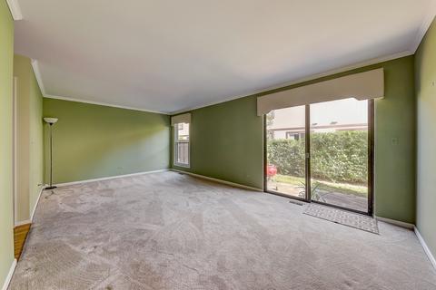 207 Stafford Dr, Wheeling, IL 60090 photo 3