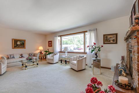 1908 Rancho Ln, Des Plaines, IL 60016 photo 4