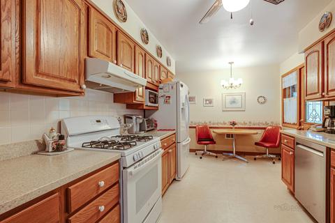 1908 Rancho Ln, Des Plaines, IL 60016 photo 12