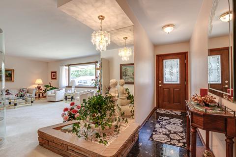 1908 Rancho Ln, Des Plaines, IL 60016 photo 3