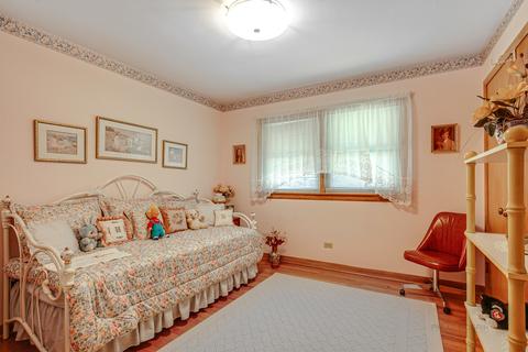 1908 Rancho Ln, Des Plaines, IL 60016 photo 20