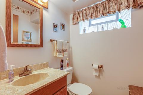 1908 Rancho Ln, Des Plaines, IL 60016 photo 11