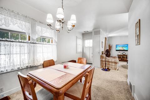 18006 Ridgewood Ave, Lansing, IL 60438 photo 5