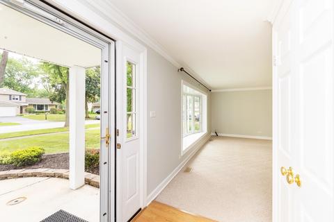 1814 E Bittersweet Ln, Mount Prospect, IL 60056 photo 9