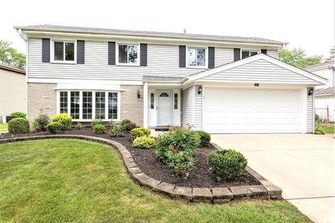 1814 E Bittersweet Ln, Mount Prospect, IL 60056 photo 2
