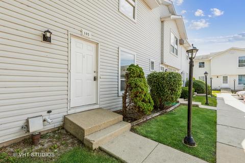 105 Raintree Ct, Aurora, IL 60504 photo 3