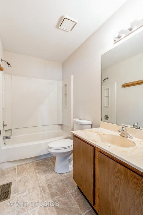 105 Raintree Ct, Aurora, IL 60504 photo 11