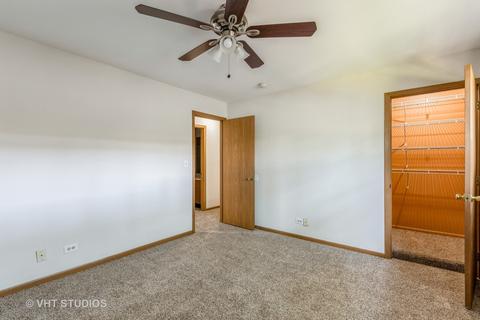 105 Raintree Ct, Aurora, IL 60504 photo 8