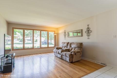 1474 Phoenix Dr, Des Plaines, IL 60018 photo 2