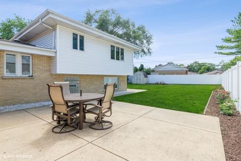 1474 Phoenix Dr, Des Plaines, IL 60018 photo 14