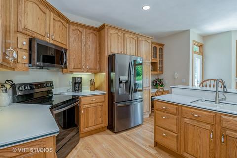10902 Huron Dr, Spring Grove, IL 60081 photo 5