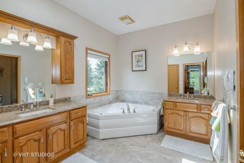 10902 Huron Dr, Spring Grove, IL 60081 photo 9