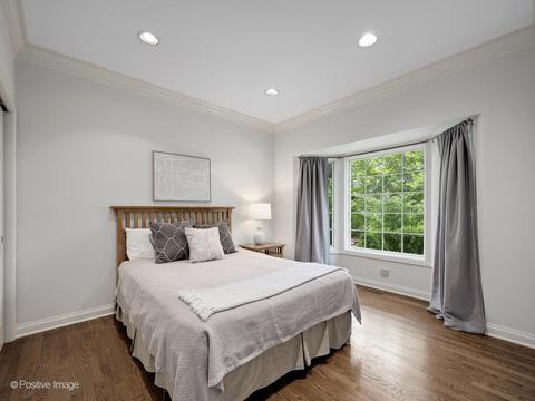2065 Stonebridge Ct, Wheaton, IL 60189 photo 9