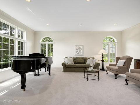 2065 Stonebridge Ct, Wheaton, IL 60189 photo 3