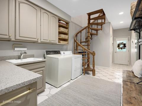 2065 Stonebridge Ct, Wheaton, IL 60189 photo 11