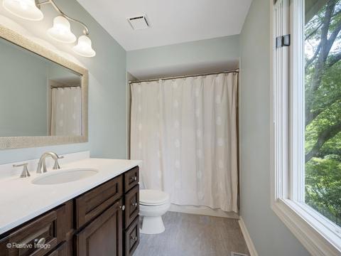 2065 Stonebridge Ct, Wheaton, IL 60189 photo 16