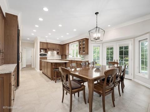 2065 Stonebridge Ct, Wheaton, IL 60189 photo 5
