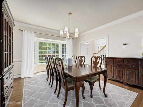 2065 Stonebridge Ct, Wheaton, IL 60189 photo 4