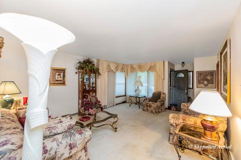 687 E 152nd St, Dolton, IL 60419 photo 3