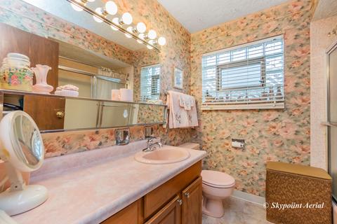 687 E 152nd St, Dolton, IL 60419 photo 8