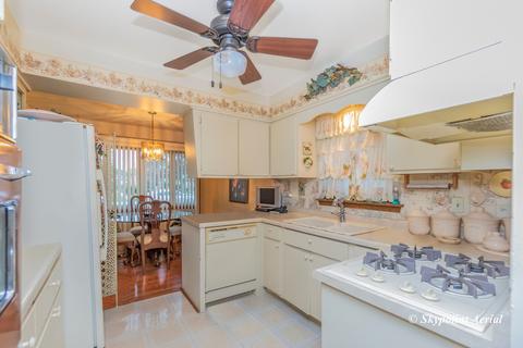 687 E 152nd St, Dolton, IL 60419 photo 5