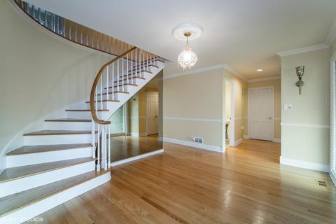 3949 Michael Ln, Glenview, IL 60026 photo 2