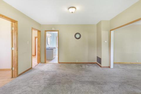 202 E Commercial St, White Heath, IL 61884 photo 14