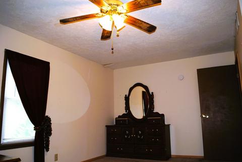 306 E Main St, Colfax, IL 61728 photo 9