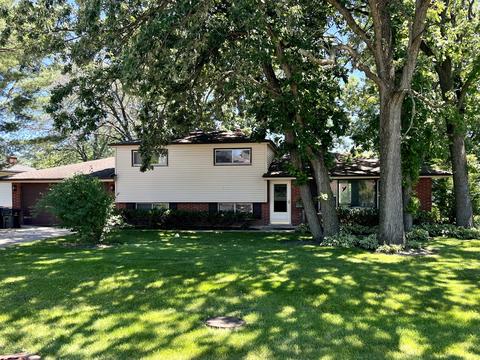 3819 Rugen Rd, Glenview, IL 60025