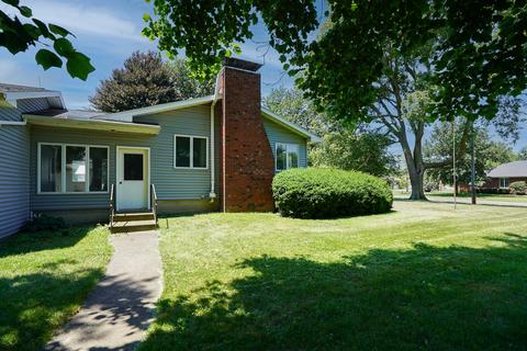 601 E Main St, Danvers, IL 61732 photo 3