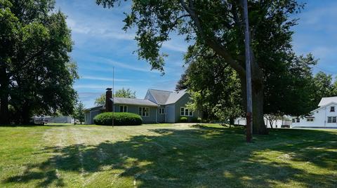 601 E Main St, Danvers, IL 61732 photo 2
