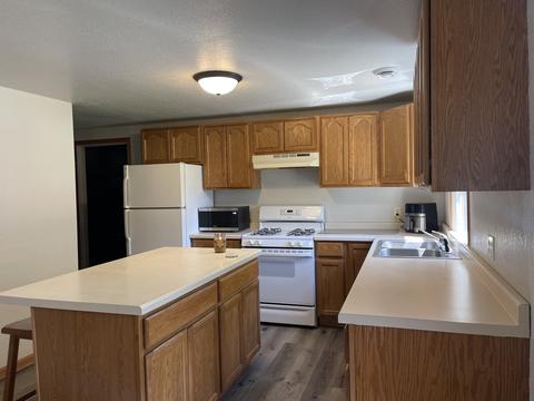 917 Assembly Pl, Dixon, IL 61021 photo 2