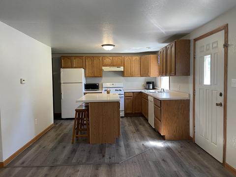 917 Assembly Pl, Dixon, IL 61021 photo 5