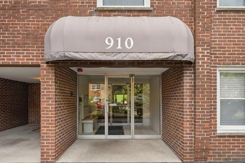 910 Washington St #4E, Evanston, IL 60202 photo 2