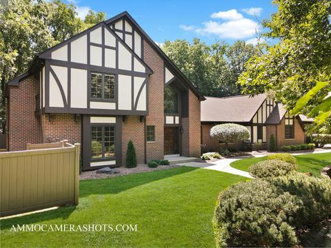 33 W693 Fletcher Rd, Wayne, IL 60184 photo 1