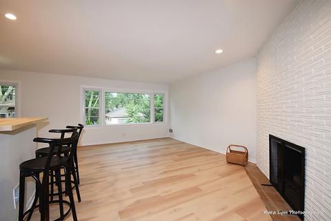 526 E Hawthorne Blvd, Wheaton, IL 60187 photo 8