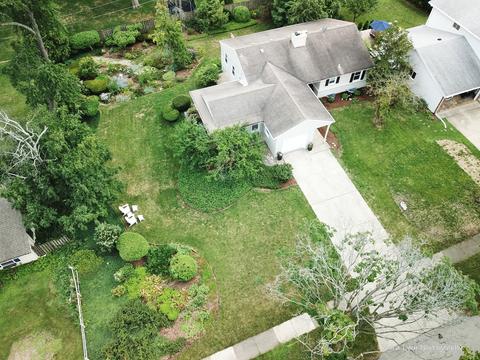 526 E Hawthorne Blvd, Wheaton, IL 60187 photo 2